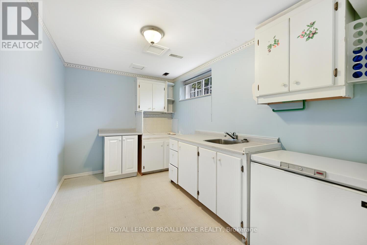 1003 Montrose Street, Brockville, Ontario  K6V 7E9 - Photo 26 - X12430922