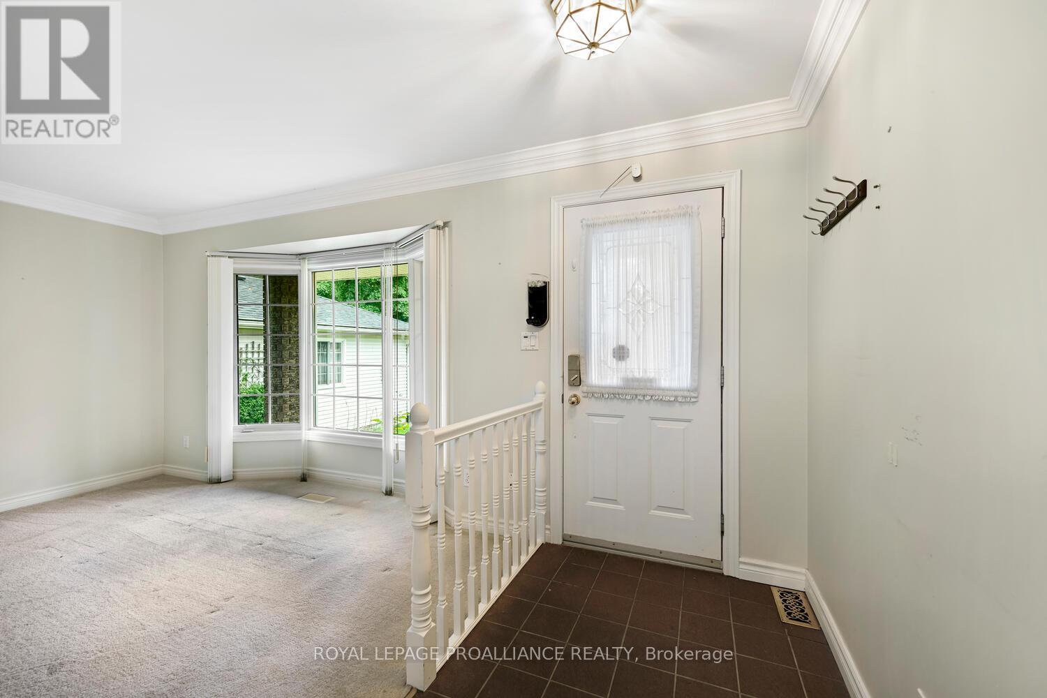 1003 Montrose Street, Brockville, Ontario  K6V 7E9 - Photo 4 - X12430922