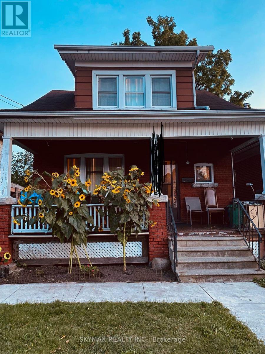 5128 Willmott Street E, Niagara Falls, Ontario  L2E 2A3 - Photo 2 - X12430920
