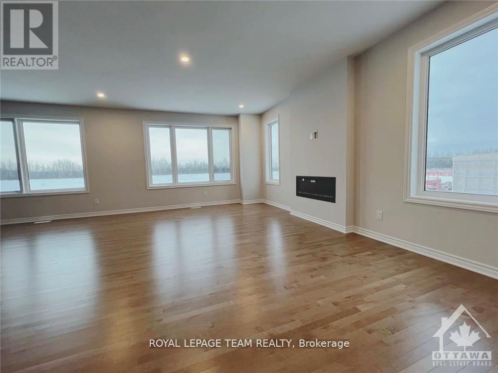722 Vennecy Terrace, Ottawa, Ontario  K1W 0N3 - Photo 10 - X12430926