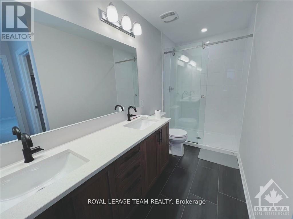 722 Vennecy Terrace, Ottawa, Ontario  K1W 0N3 - Photo 12 - X12430926