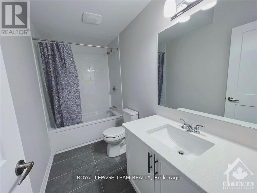 722 Vennecy Terrace, Ottawa, Ontario  K1W 0N3 - Photo 18 - X12430926