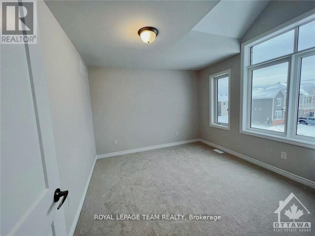 722 Vennecy Terrace, Ottawa, Ontario  K1W 0N3 - Photo 21 - X12430926