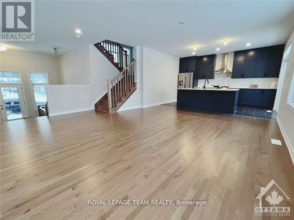 722 Vennecy Terrace, Ottawa, Ontario  K1W 0N3 - Photo 7 - X12430926