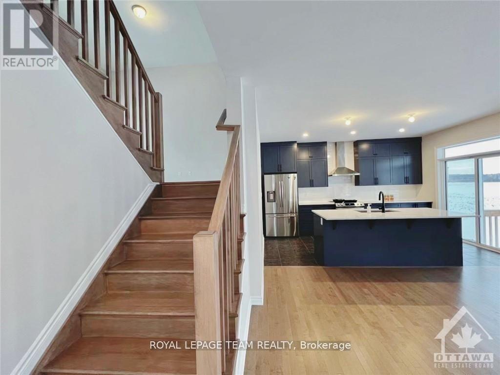 722 Vennecy Terrace, Ottawa, Ontario  K1W 0N3 - Photo 9 - X12430926