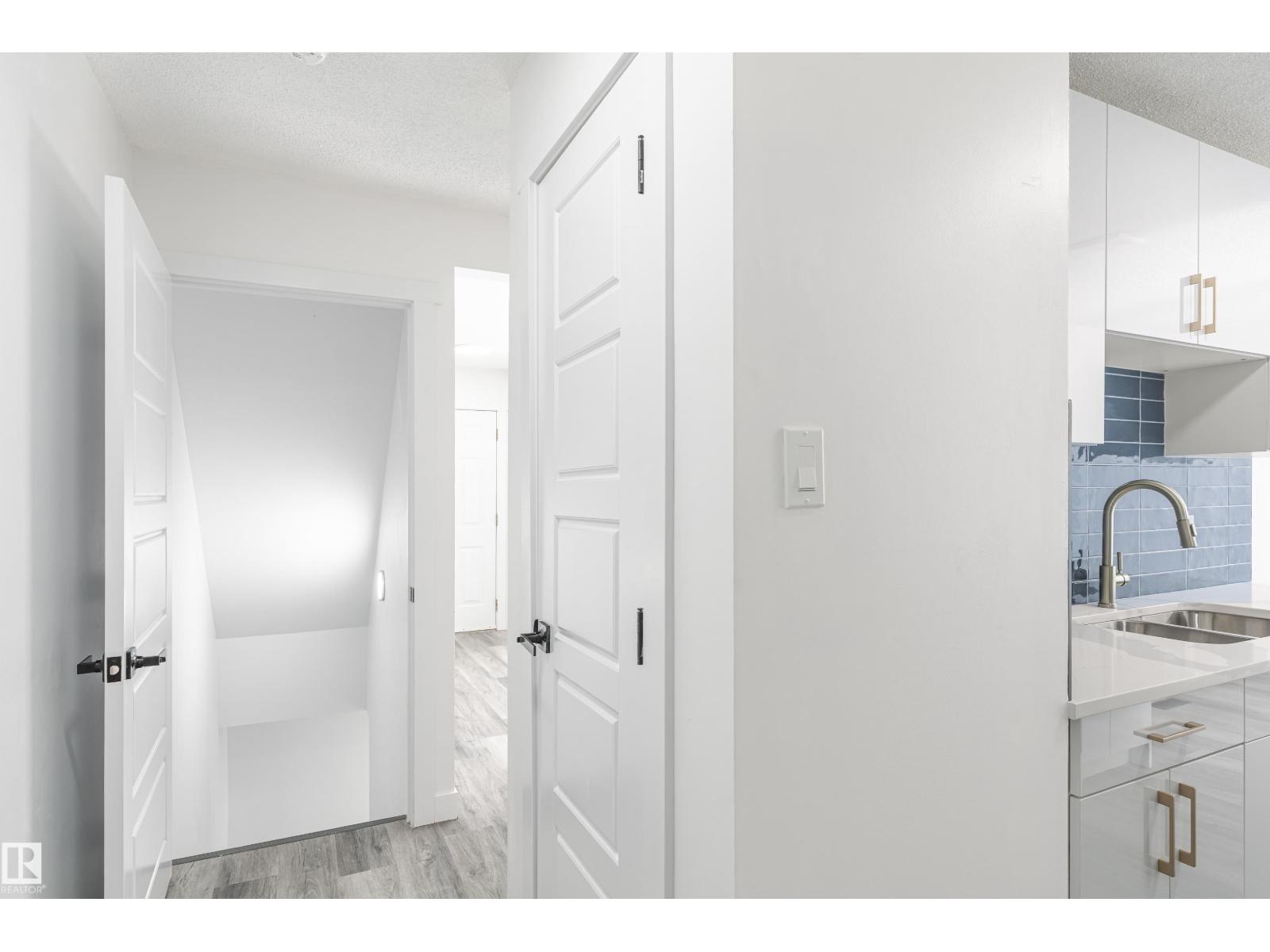 5b Twin Tc Nw Nw, Edmonton, Alberta  T6K 1V4 - Photo 12 - E4459891