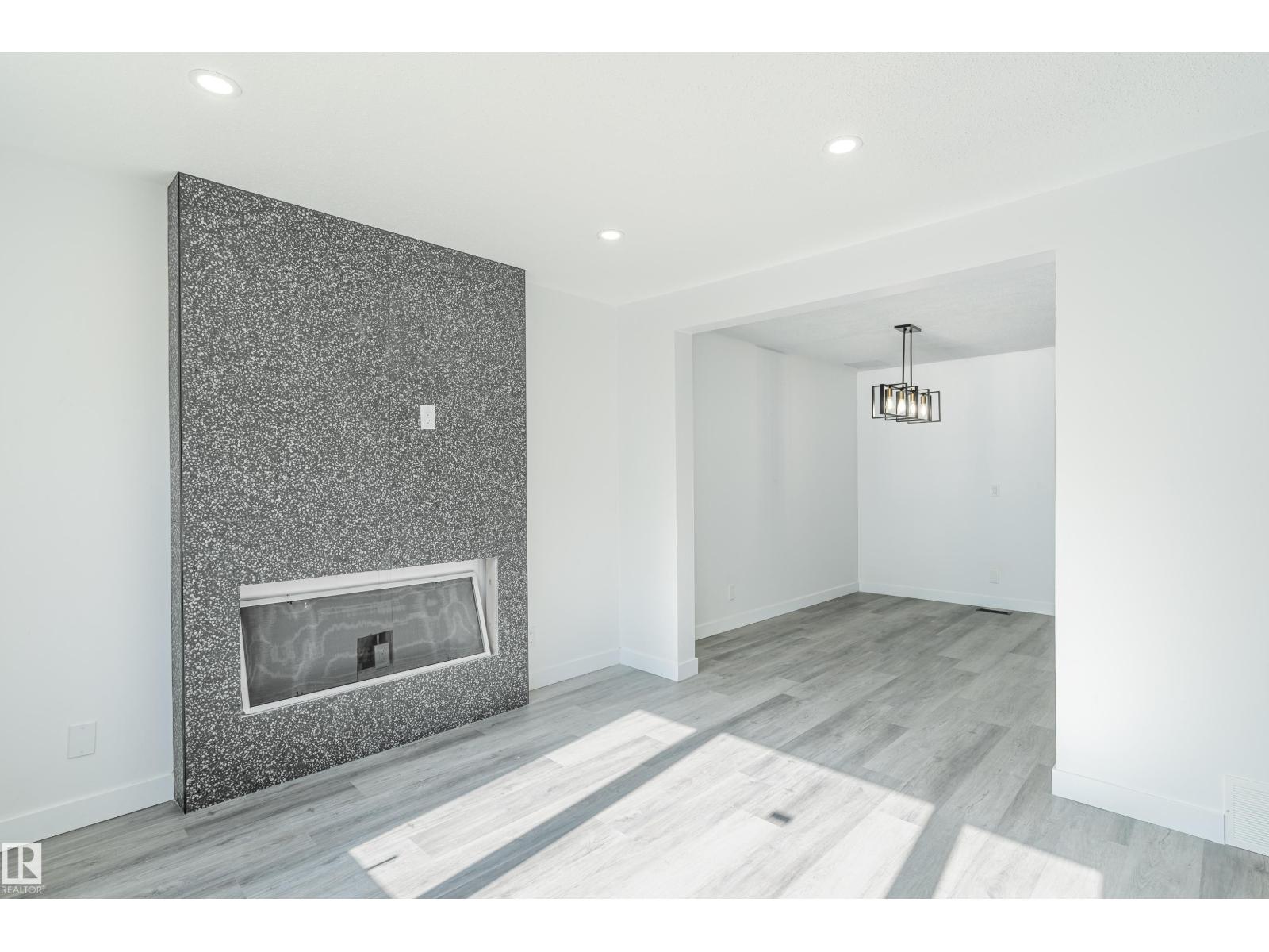 5b Twin Tc Nw Nw, Edmonton, Alberta  T6K 1V4 - Photo 4 - E4459891