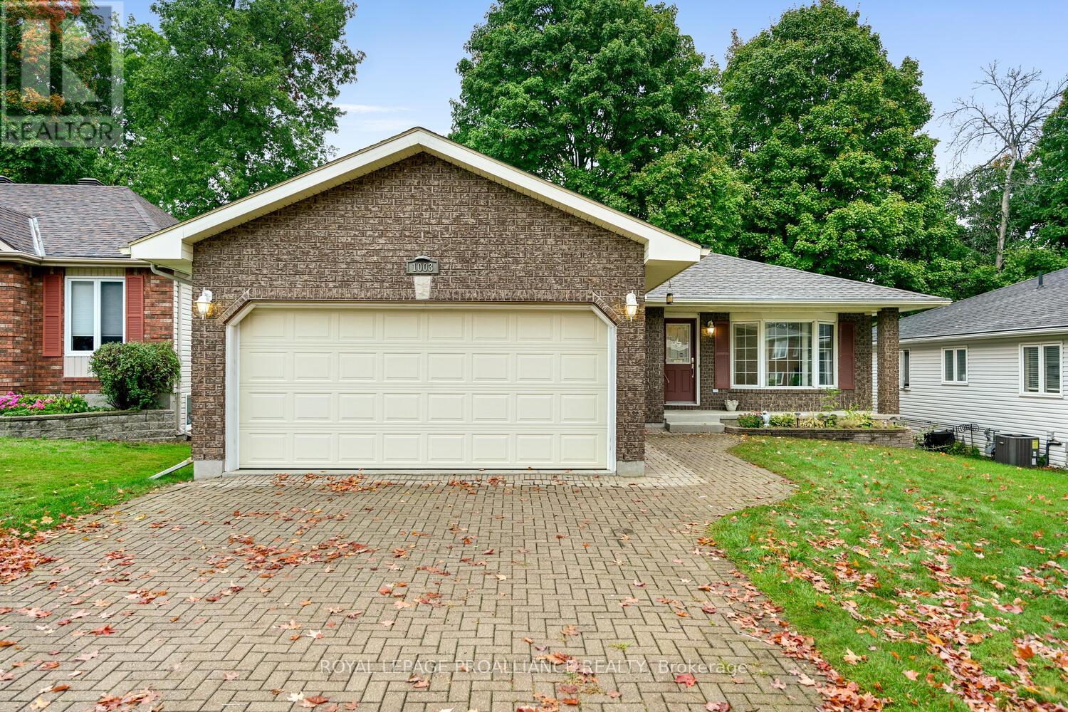 1003 Montrose Street, Brockville, Ontario  K6V 7E9 - Photo 2 - X12430922