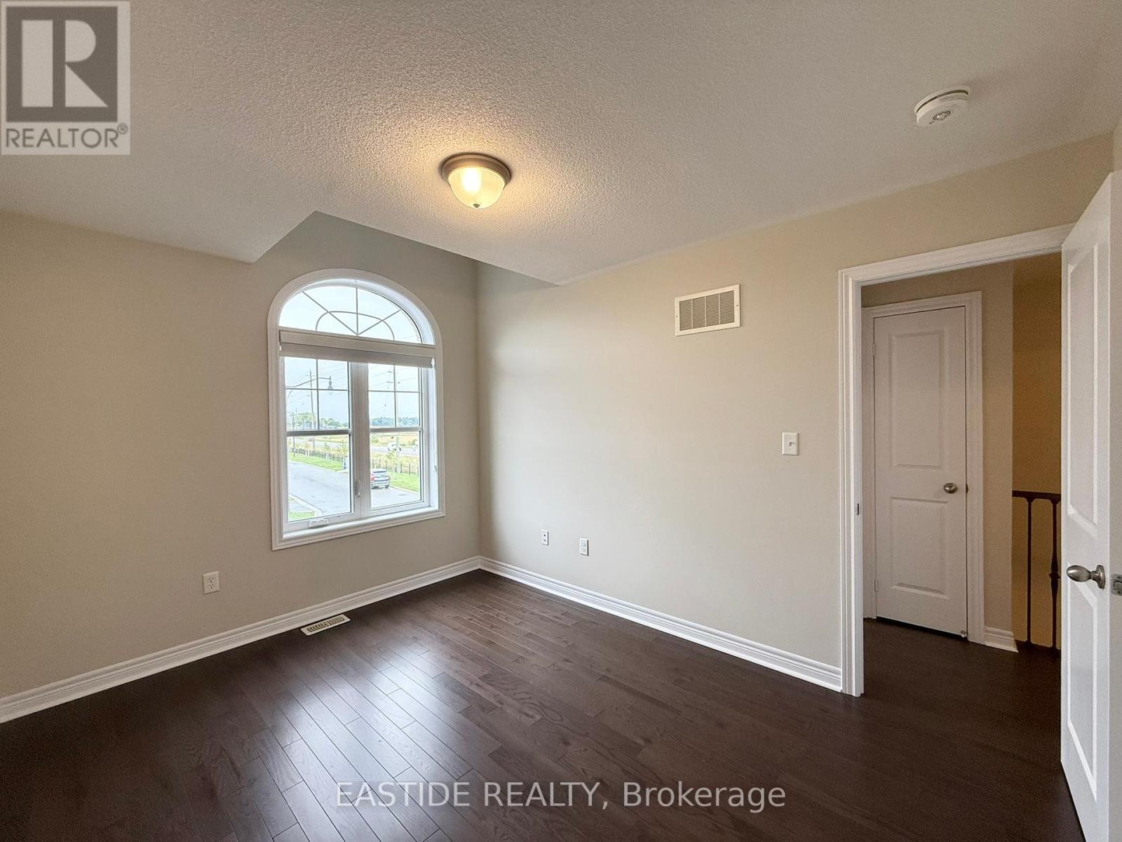 116 Finegan Circle, Brampton, Ontario  L7A 0B7 - Photo 20 - W12430927