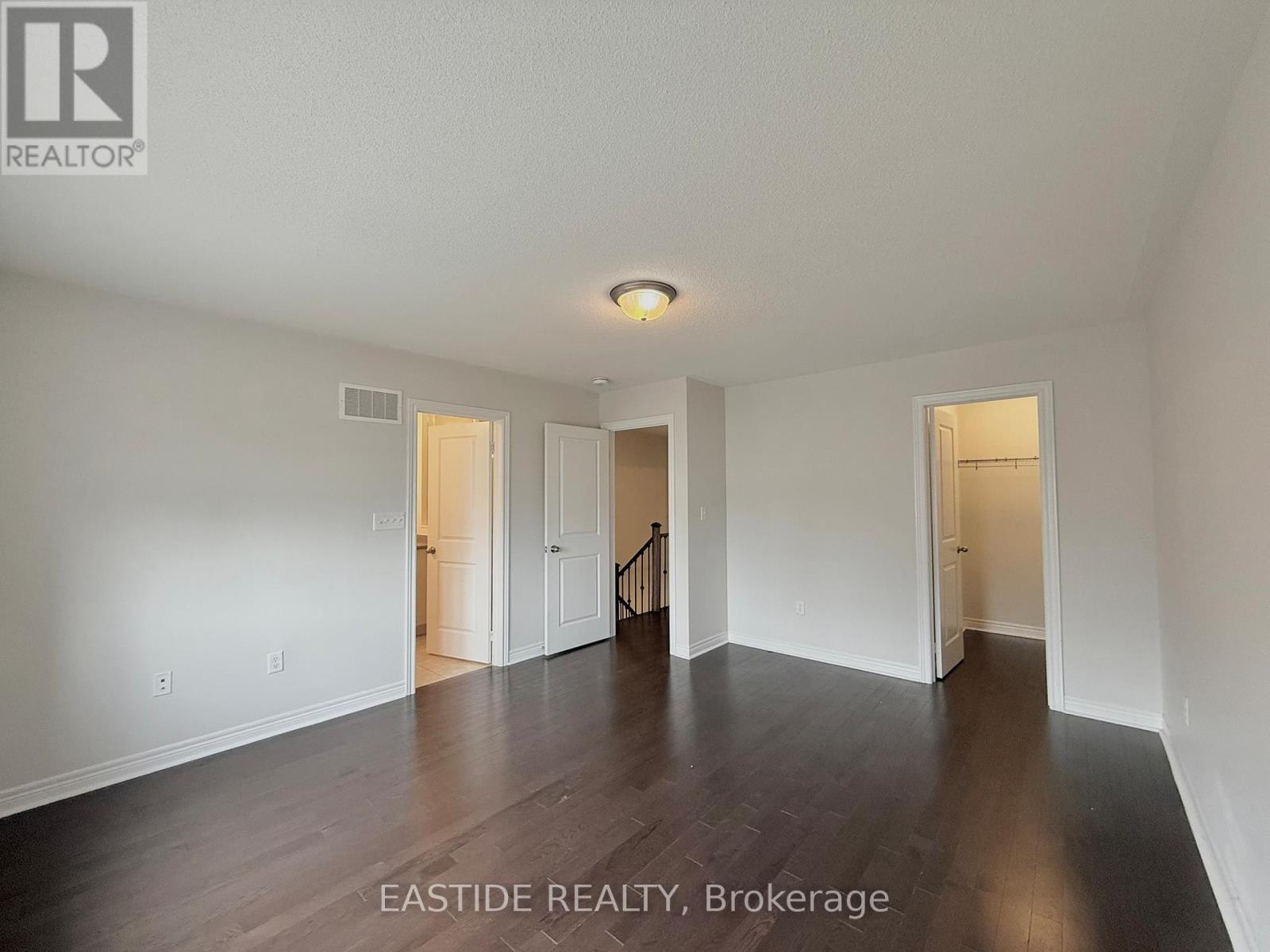 118 Finegan Circle, Brampton, Ontario  L7A 4Z9 - Photo 10 - W12430928