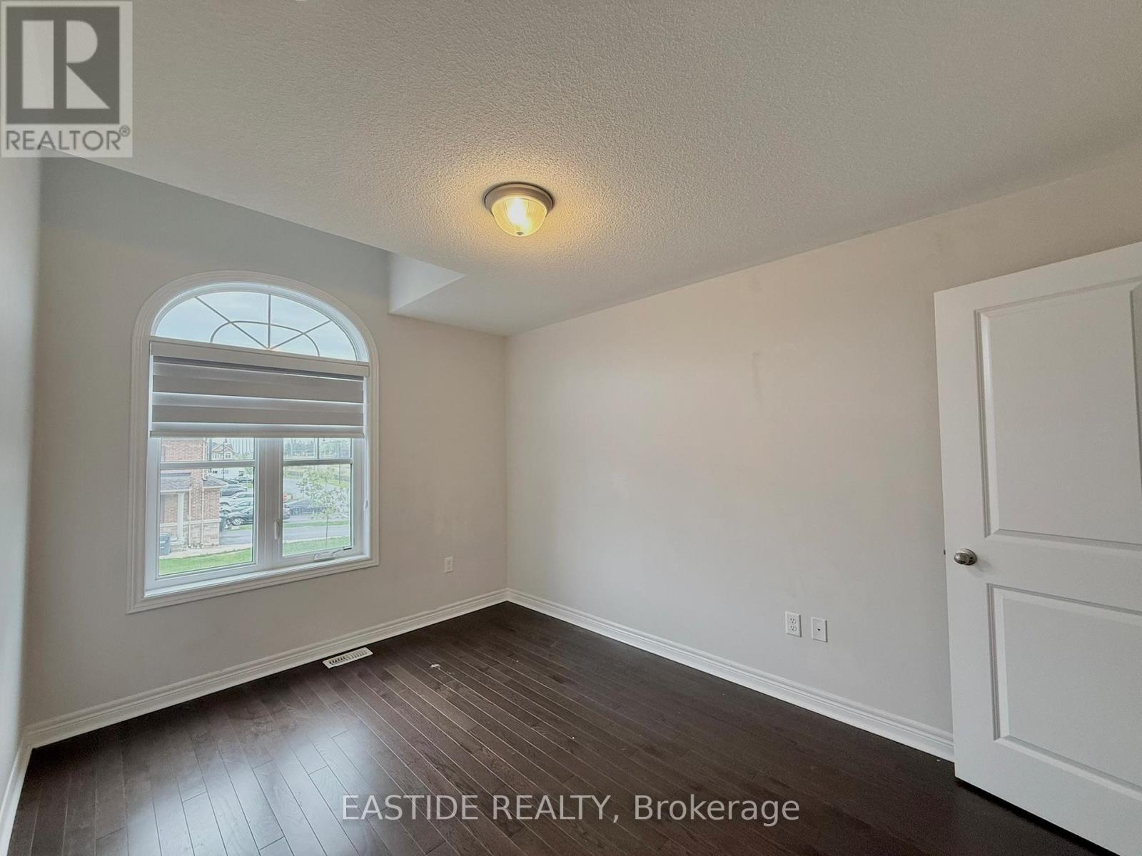 118 Finegan Circle, Brampton, Ontario  L7A 4Z9 - Photo 14 - W12430928
