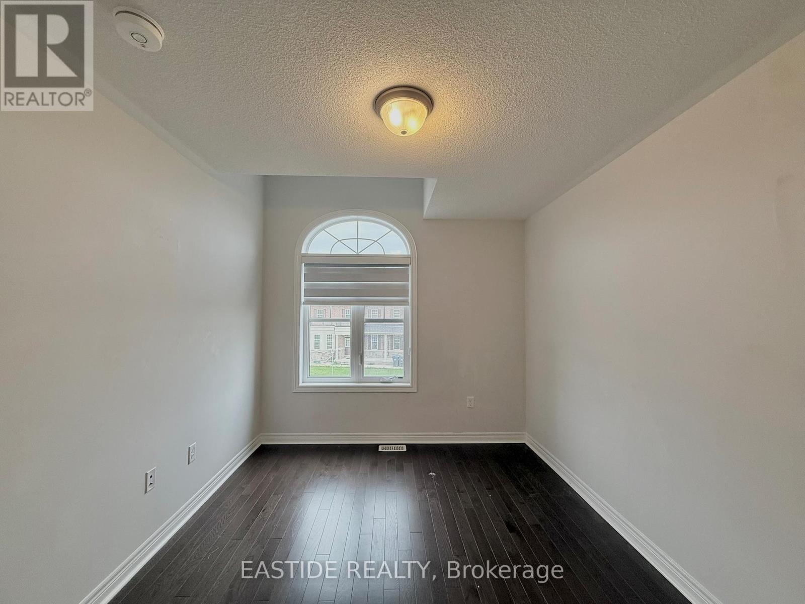 118 Finegan Circle, Brampton, Ontario  L7A 4Z9 - Photo 15 - W12430928