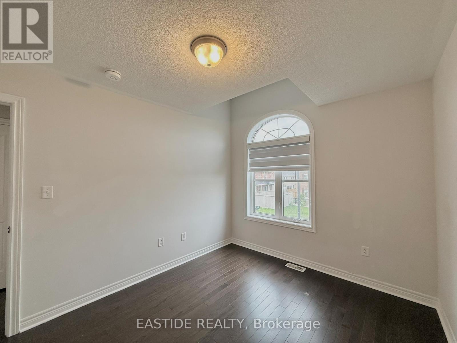 118 Finegan Circle, Brampton, Ontario  L7A 4Z9 - Photo 16 - W12430928