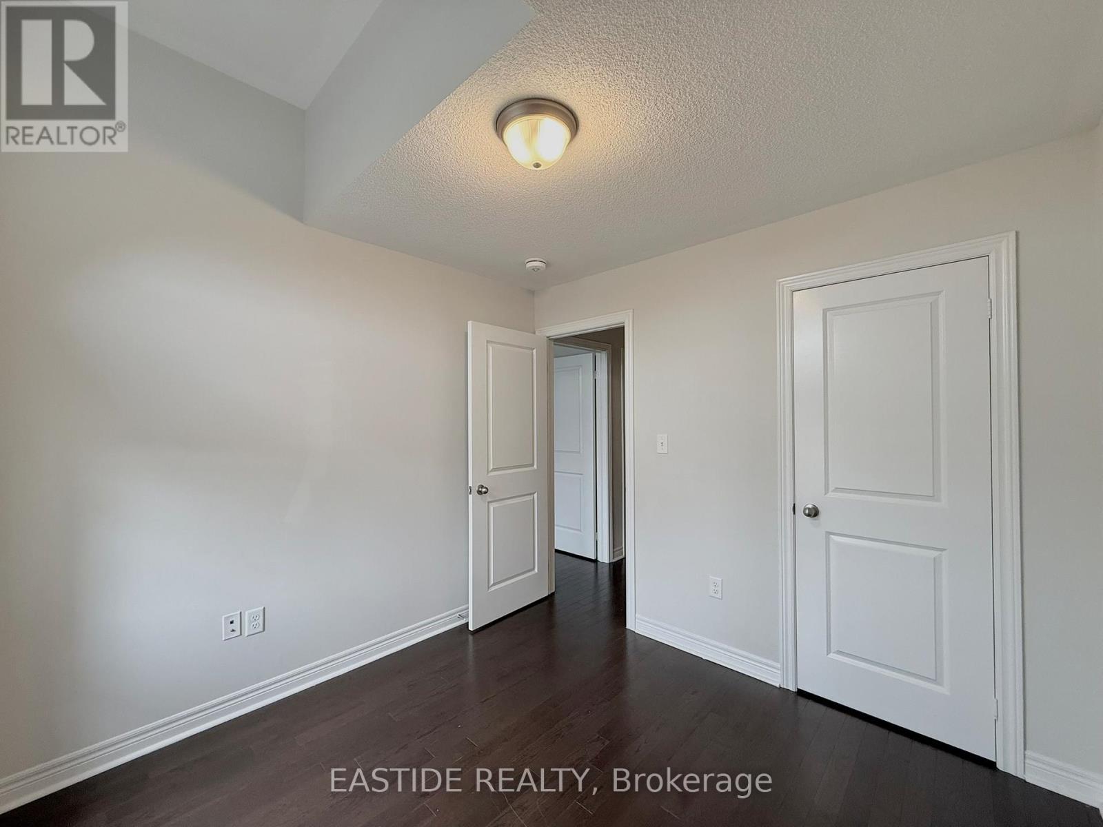 118 Finegan Circle, Brampton, Ontario  L7A 4Z9 - Photo 18 - W12430928