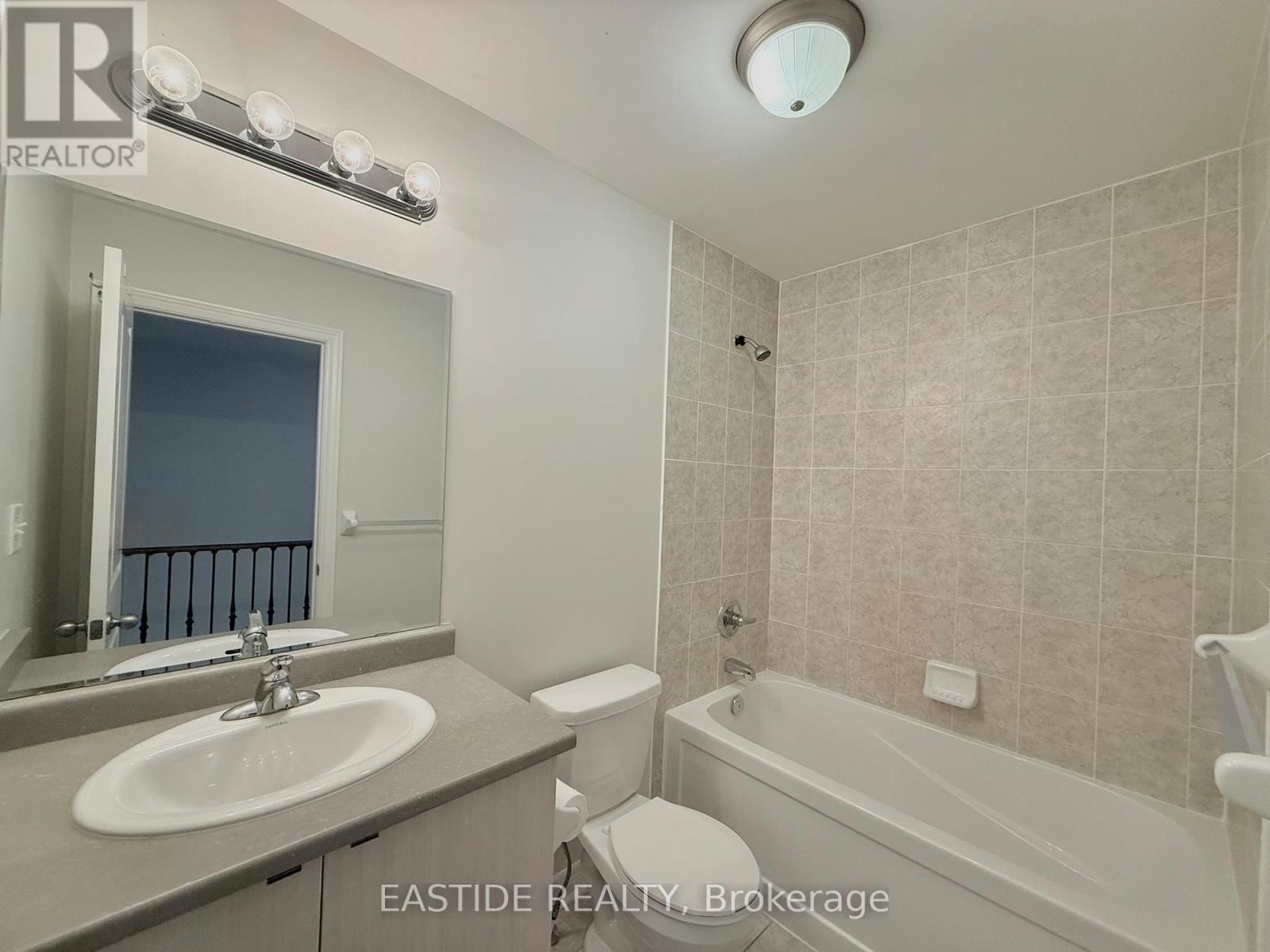 118 Finegan Circle, Brampton, Ontario  L7A 4Z9 - Photo 19 - W12430928