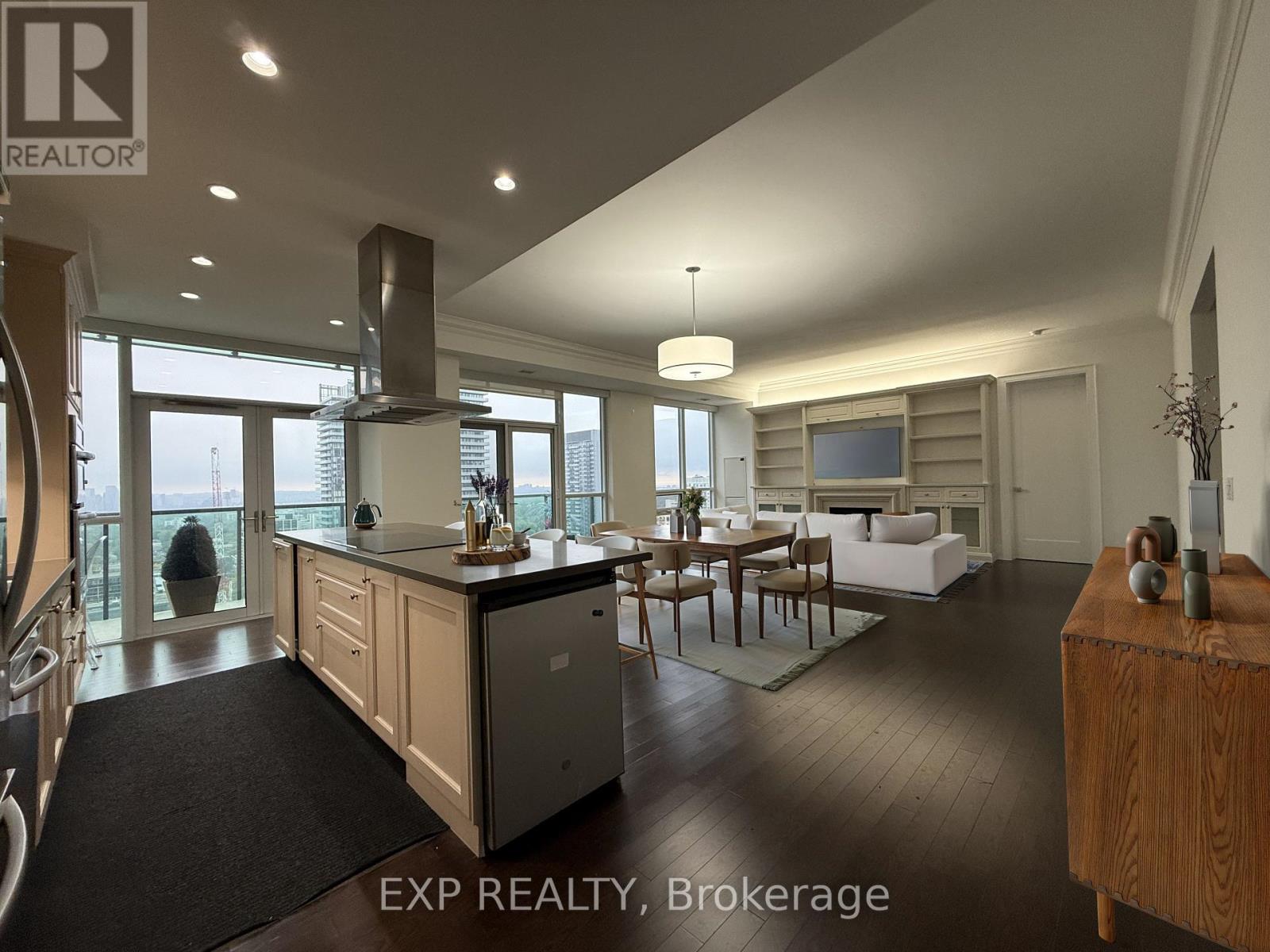 2311 - 70 Roehampton Avenue, Toronto, Ontario  M4P 1R2 - Photo 8 - C12430941
