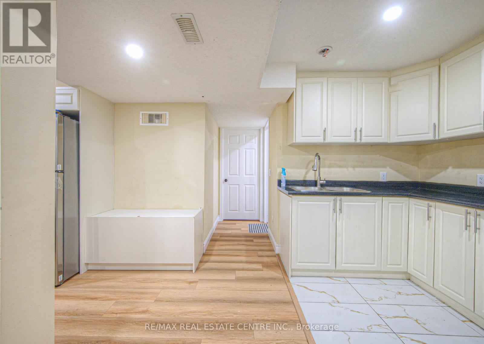 434 Woodbine Avenue, Kitchener, Ontario  N2R 0A6 - Photo 39 - X12430931