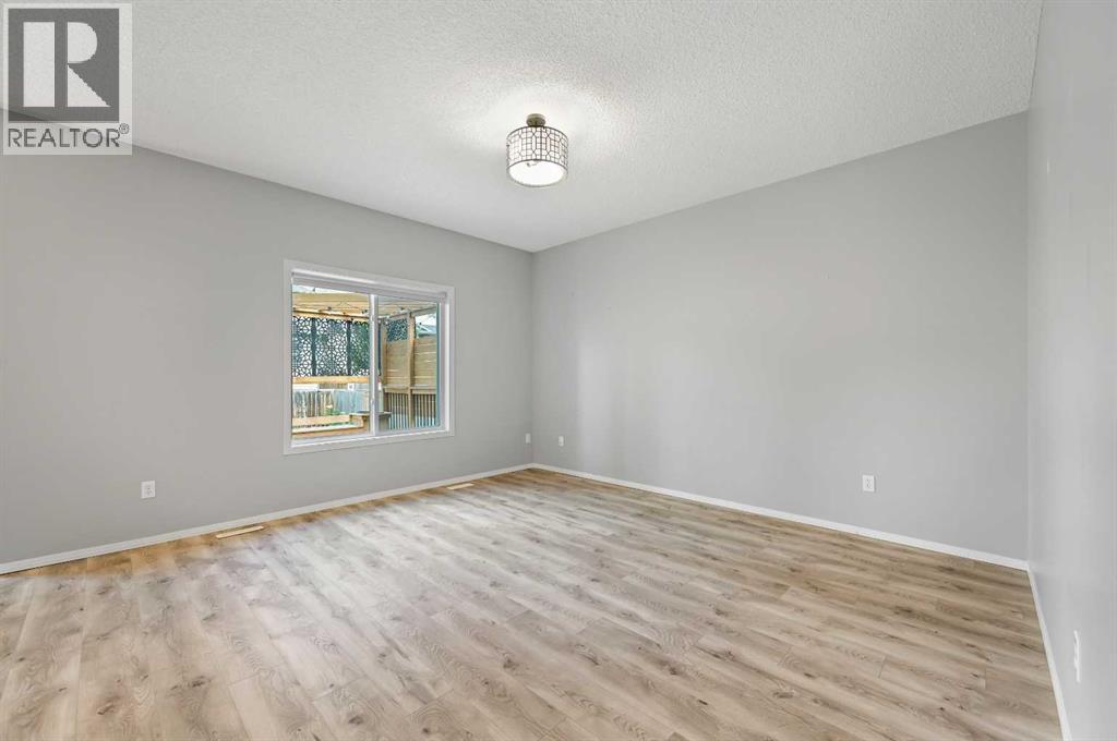 18 Royal Birch Way Nw, Calgary, Alberta  T3G 5X8 - Photo 6 - A2238246