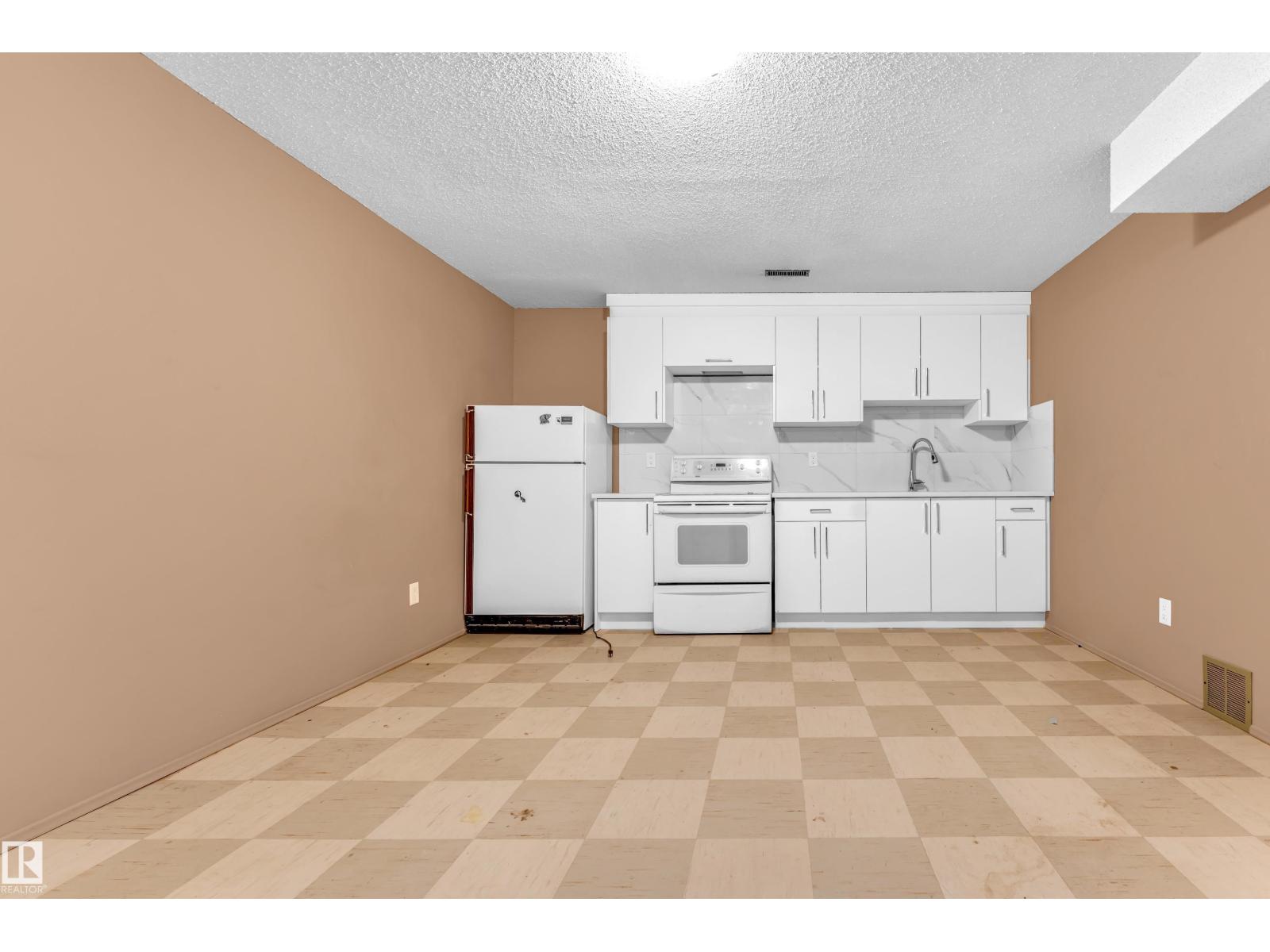 8103 14 Av Nw, Edmonton, Alberta  T6K 1X3 - Photo 37 - E4459894