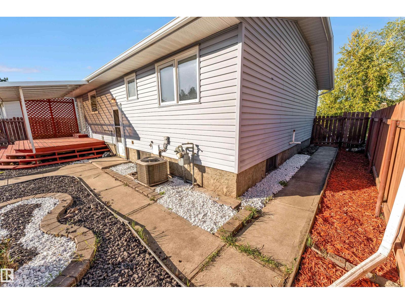 8103 14 Av Nw, Edmonton, Alberta  T6K 1X3 - Photo 6 - E4459894