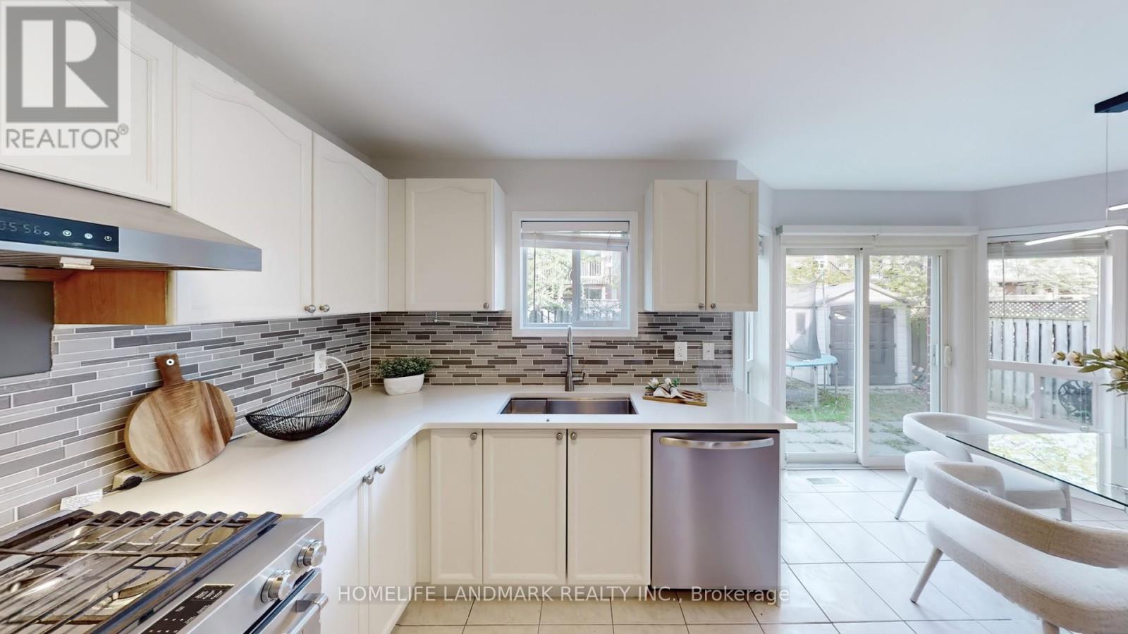 2151 Orchard Road, Burlington, Ontario  L7L 7K6 - Photo 13 - W12430950