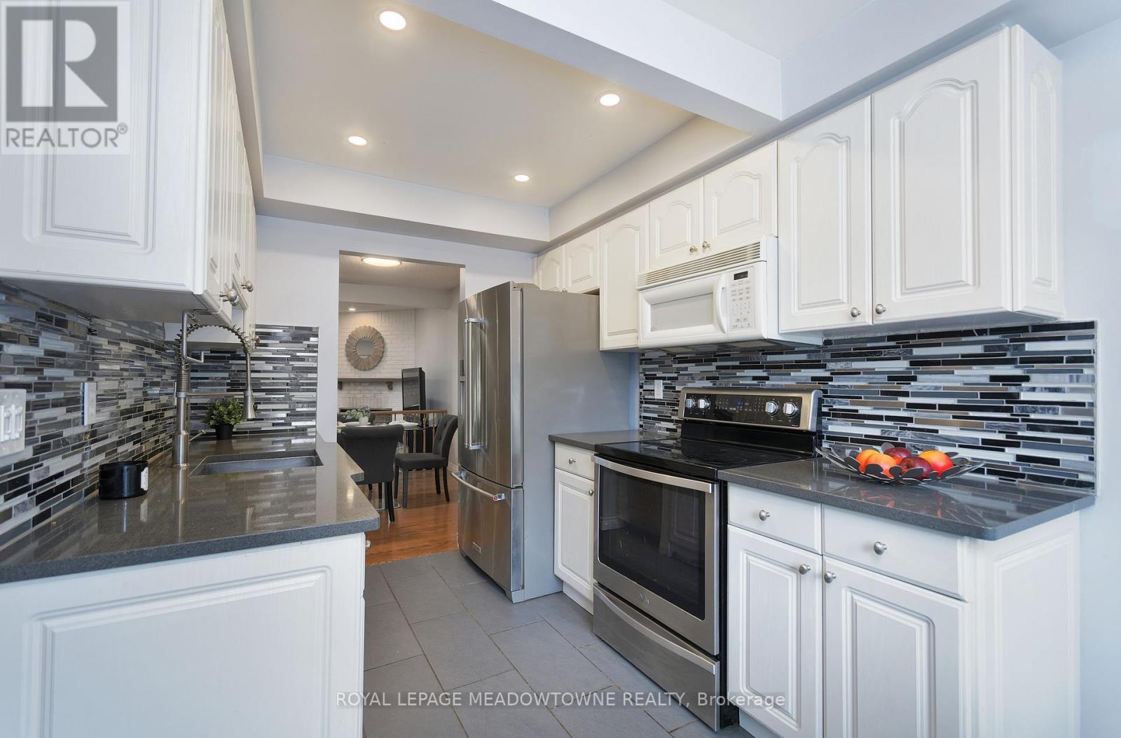 34 - 800 Upper Paradise Road, Hamilton, Ontario  L9C 7L2 - Photo 10 - X12430948