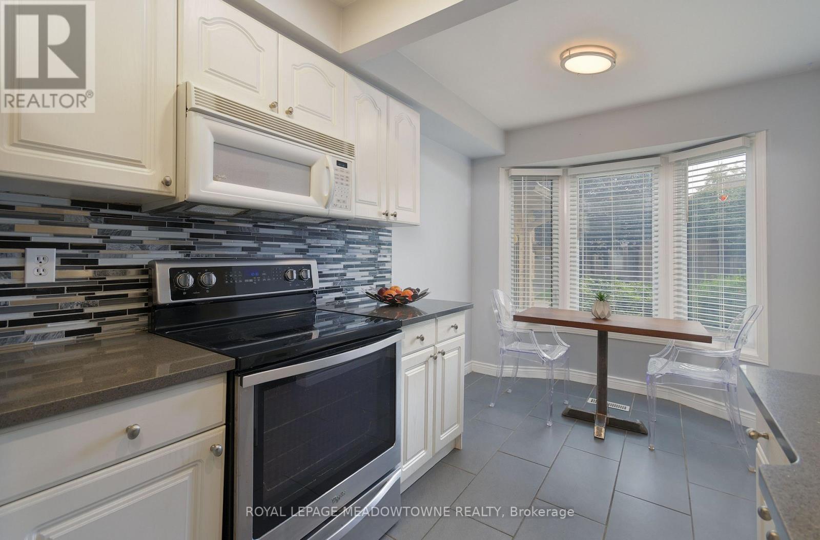 34 - 800 Upper Paradise Road, Hamilton, Ontario  L9C 7L2 - Photo 11 - X12430948