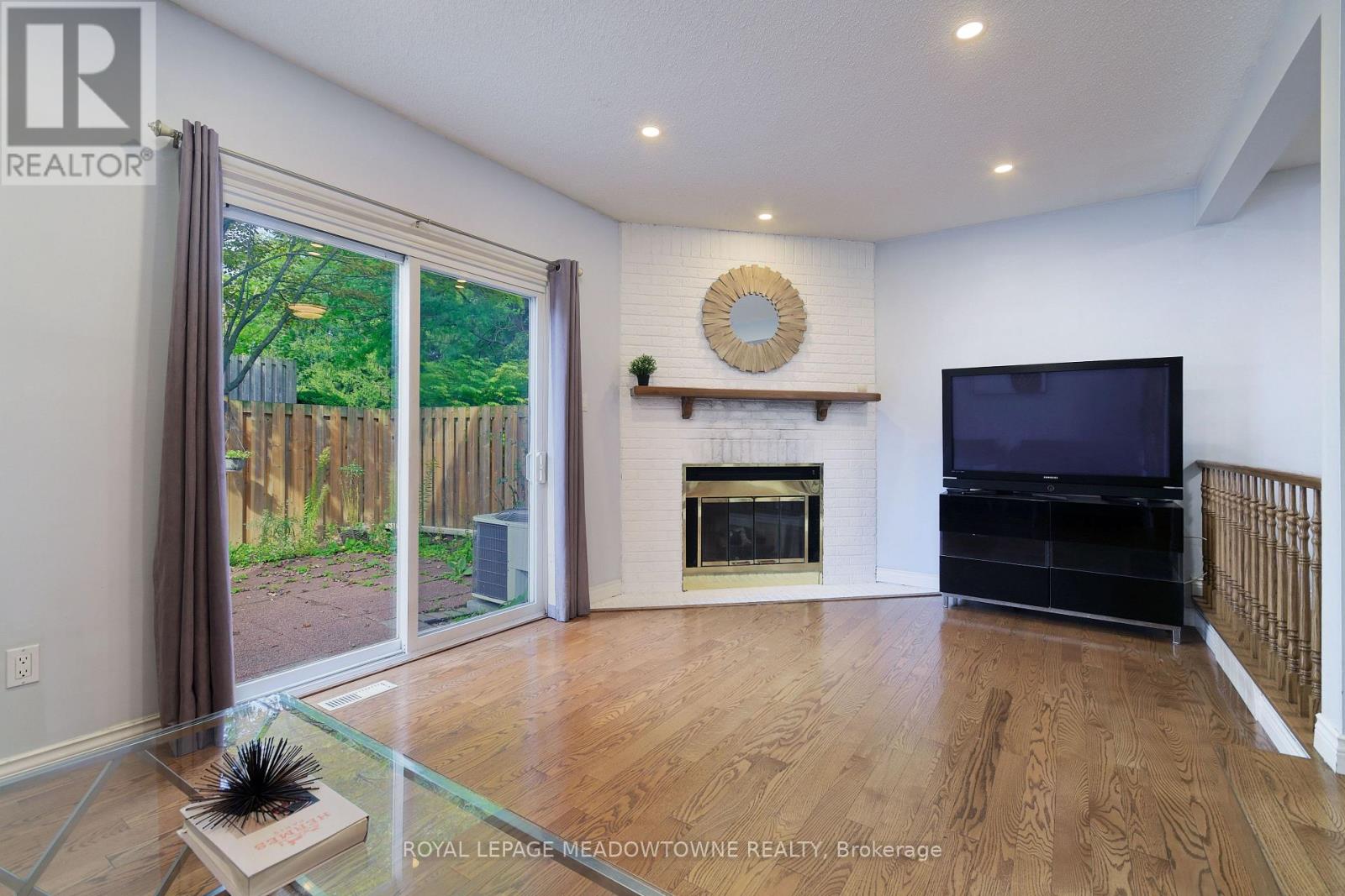 34 - 800 Upper Paradise Road, Hamilton, Ontario  L9C 7L2 - Photo 9 - X12430948