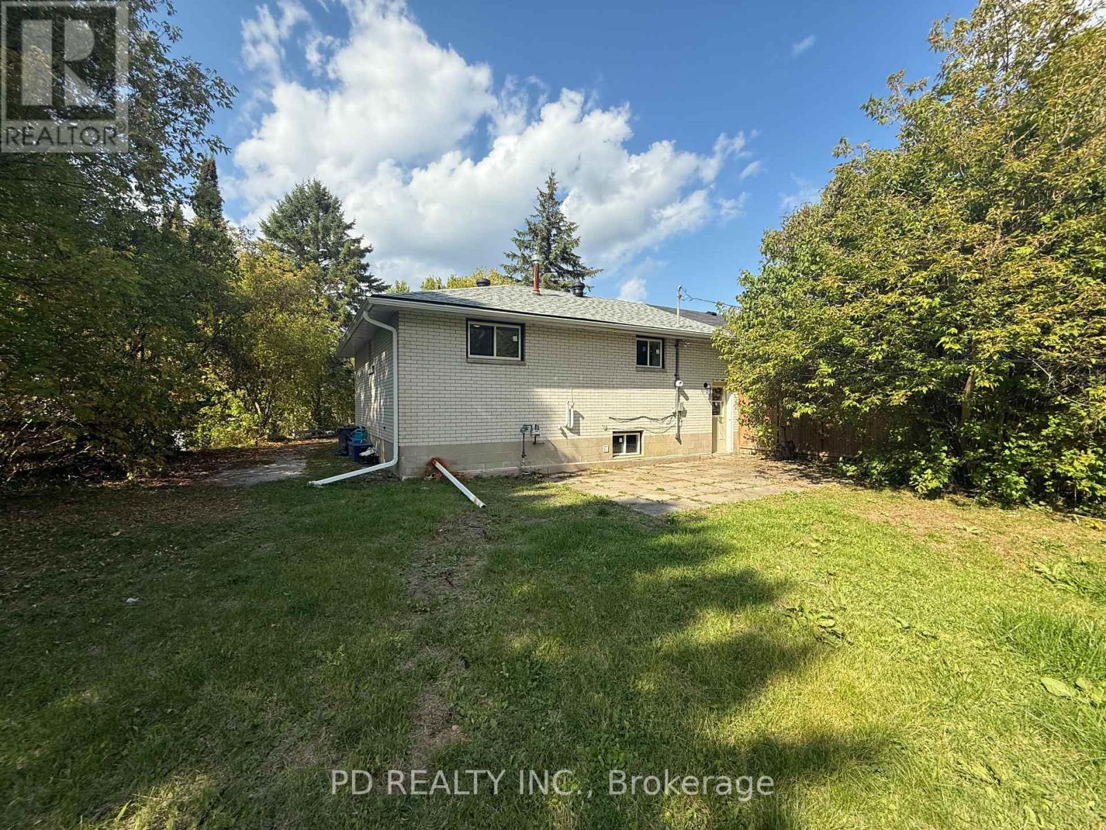 250 Cindy Lane, Essa (Angus), Ontario  L0M 1B0 - Photo 2 - N12422638