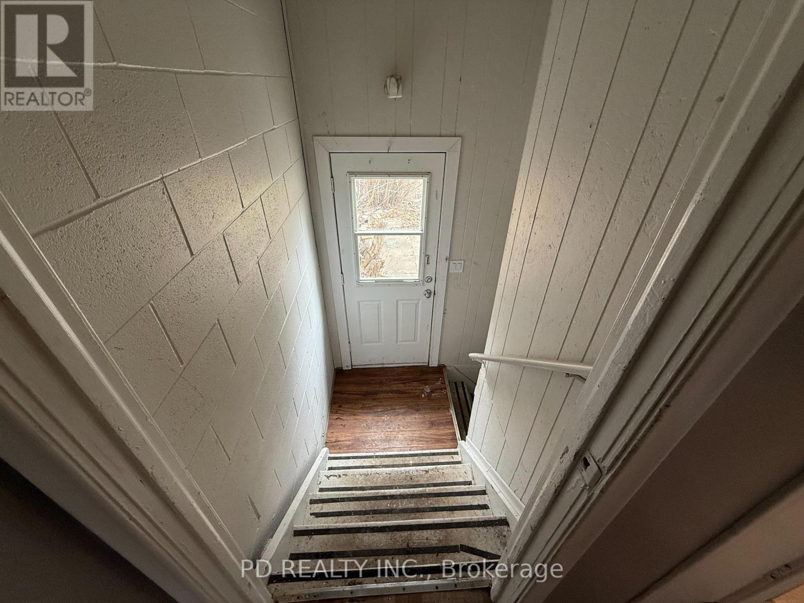250 Cindy Lane, Essa (Angus), Ontario  L0M 1B0 - Photo 22 - N12422638