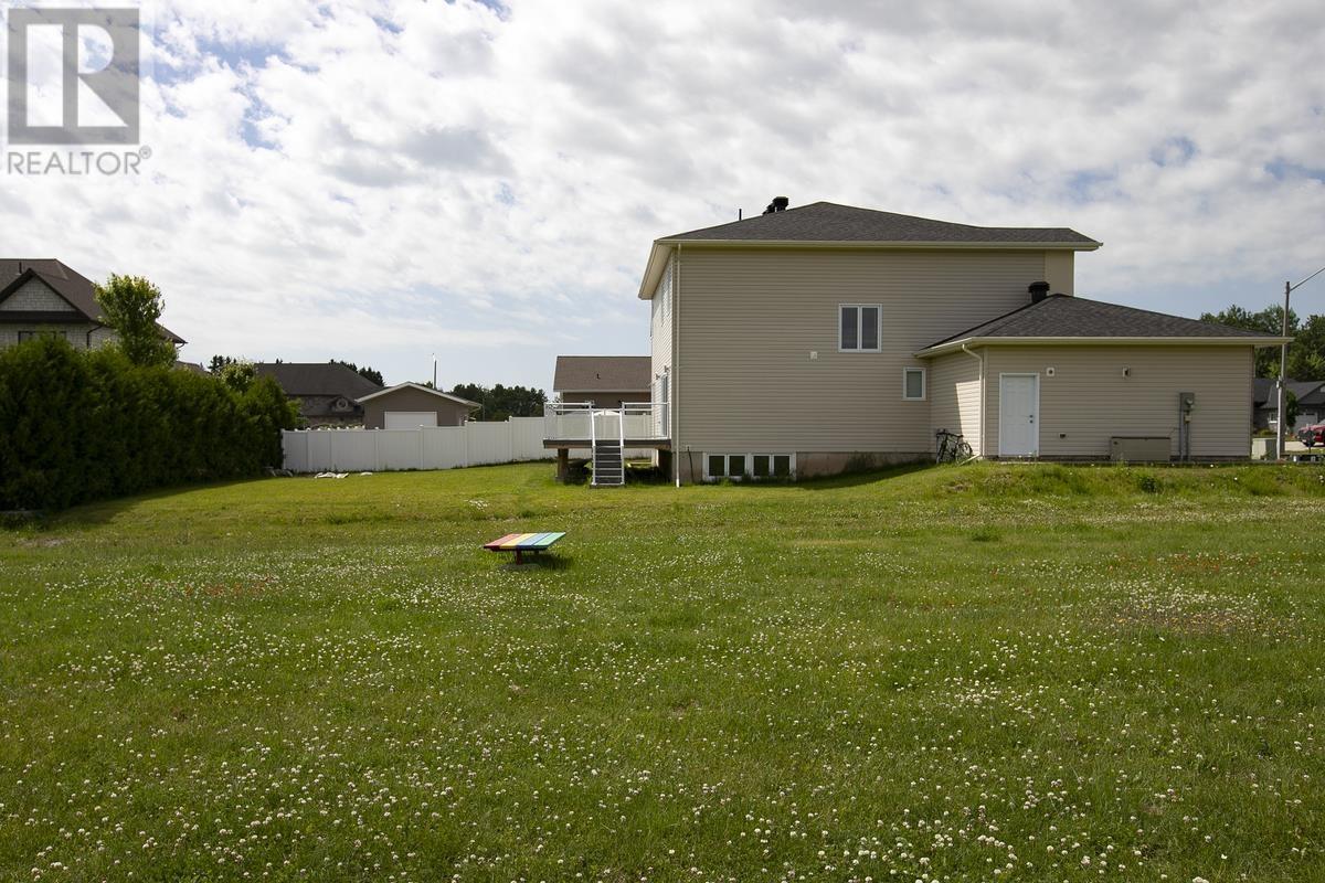 46 Foxborough Trl, Sault Ste. Marie, Ontario  P6A 0B5 - Photo 5 - SM251672