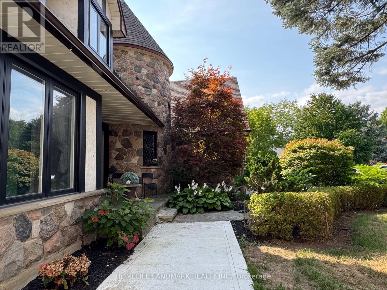 B4 - 2415 Jarvis Street, Mississauga, Ontario  L5C 2P7 - Photo 20 - W12425505