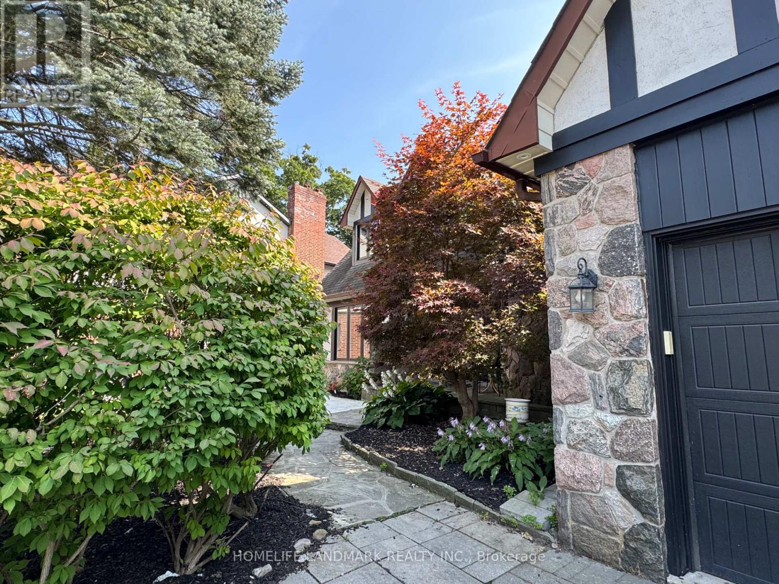B4 - 2415 Jarvis Street, Mississauga, Ontario  L5C 2P7 - Photo 23 - W12425505