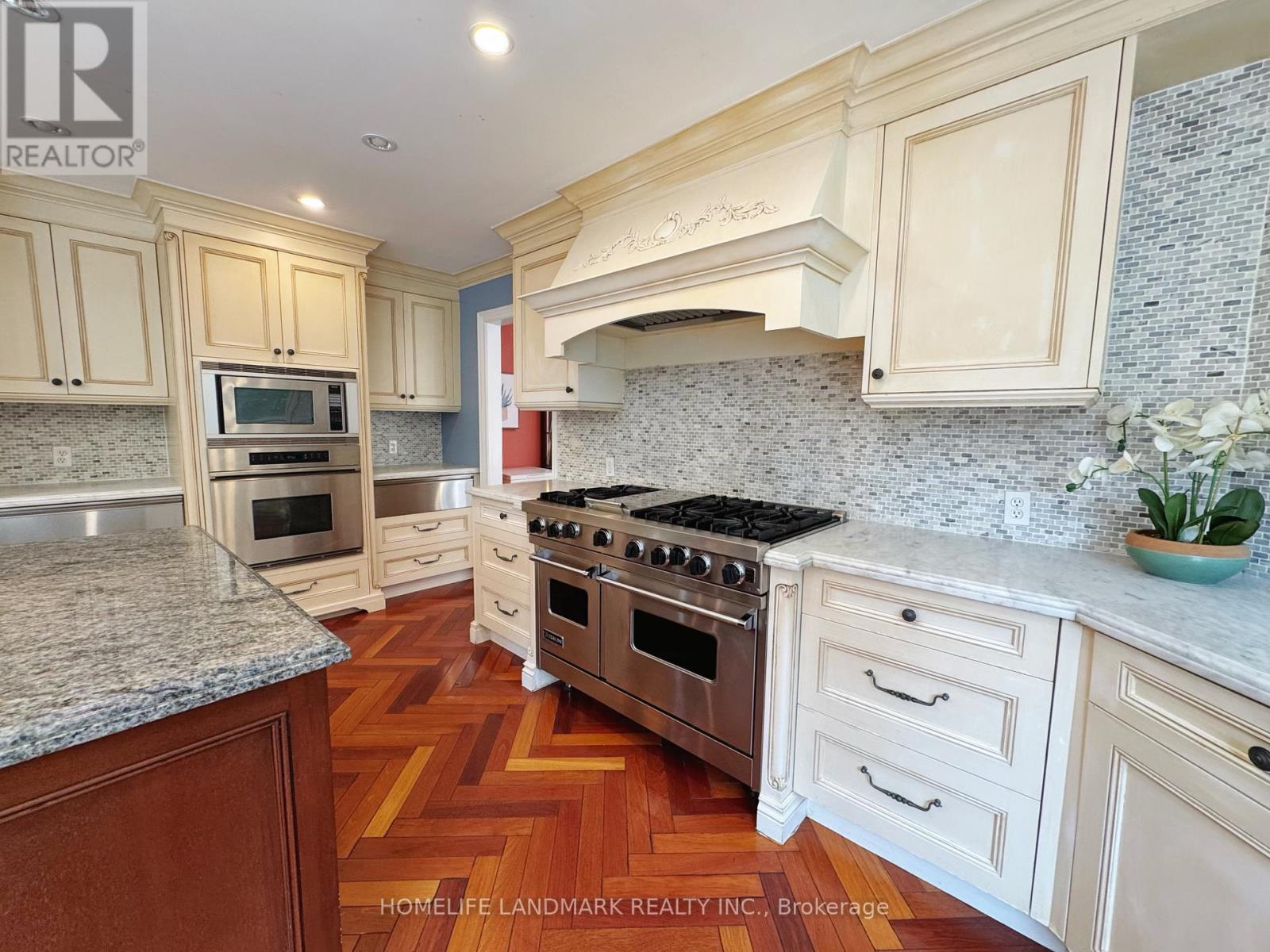 B4 - 2415 Jarvis Street, Mississauga, Ontario  L5C 2P7 - Photo 6 - W12425505