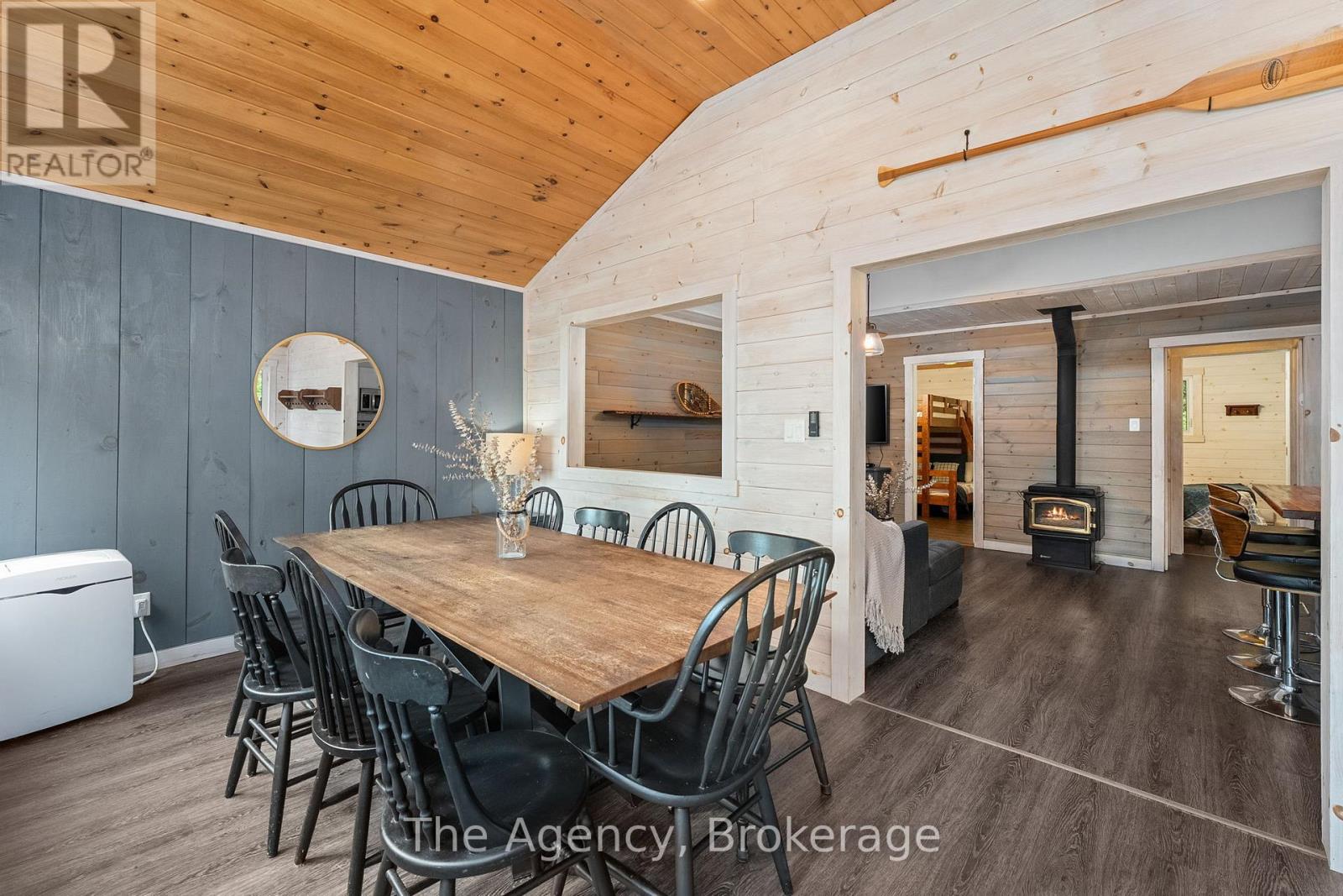 1032 Lakeshore Drive S, Bracebridge, Ontario  P1L 1X3 - Photo 8 - X12410008
