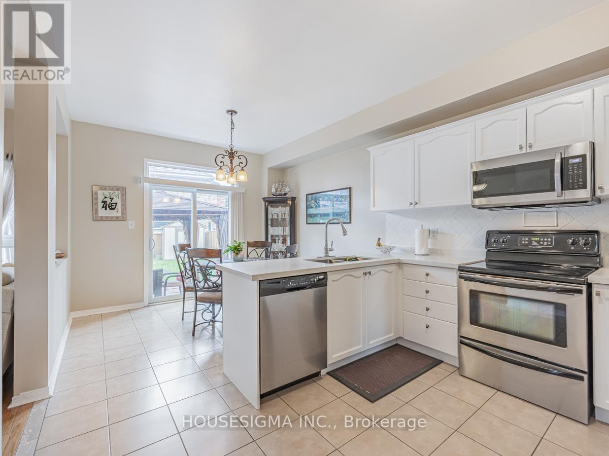 415 Hillbury Drive, Mississauga, Ontario  L5R 0B2 - Photo 14 - W12430962
