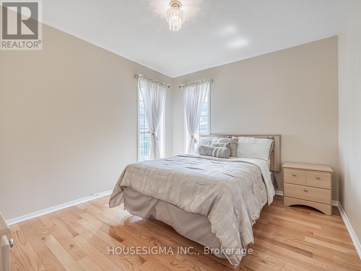 415 Hillbury Drive, Mississauga, Ontario  L5R 0B2 - Photo 25 - W12430962