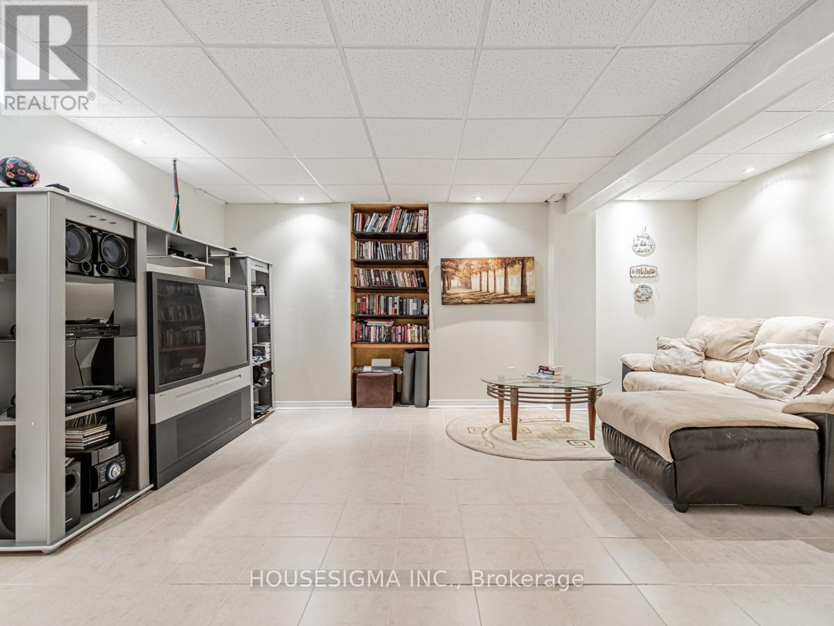 415 Hillbury Drive, Mississauga, Ontario  L5R 0B2 - Photo 33 - W12430962