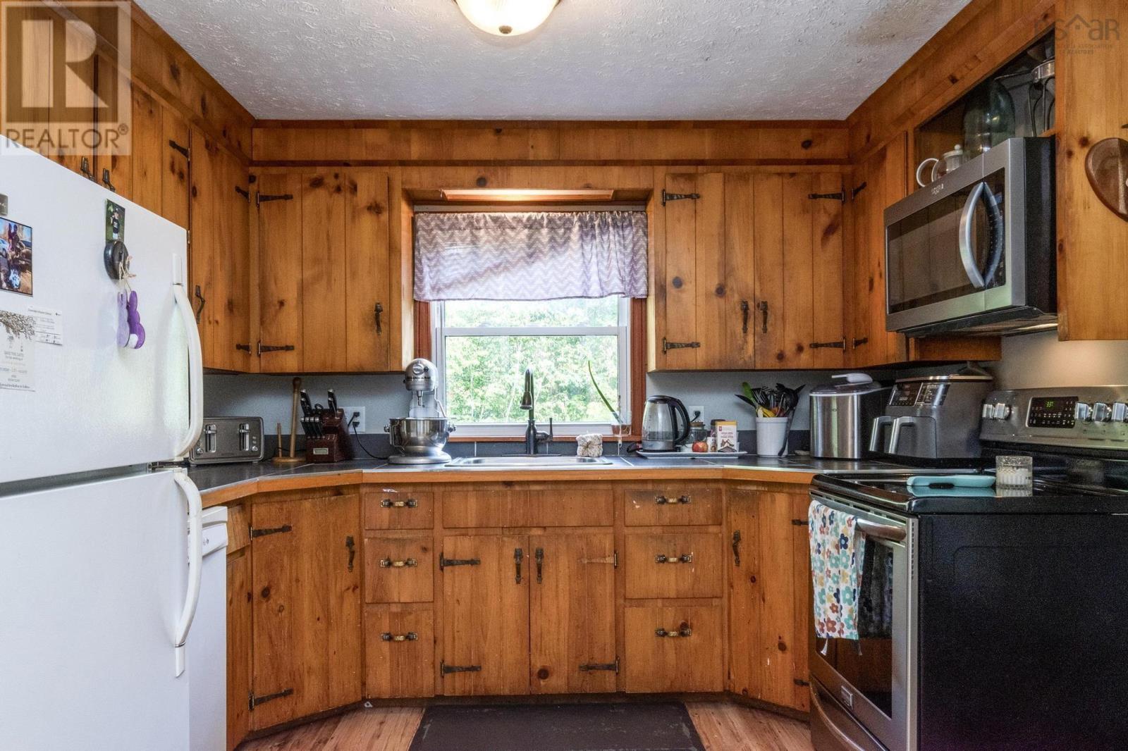 78 Lawrence Road, Windermere, Nova Scotia  B0P 1E0 - Photo 8 - 202523375