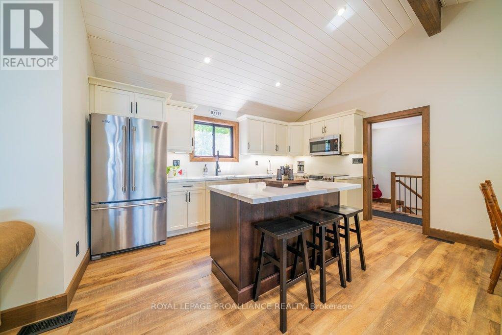 1202 Rocky Lane, Frontenac, Ontario  K0H 1K0 - Photo 11 - X12430969