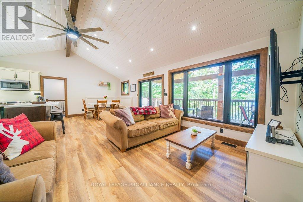 1202 Rocky Lane, Frontenac, Ontario  K0H 1K0 - Photo 15 - X12430969