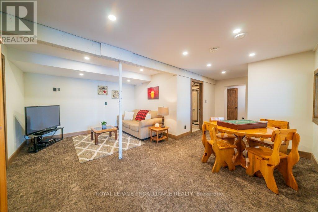 1202 Rocky Lane, Frontenac, Ontario  K0H 1K0 - Photo 25 - X12430969