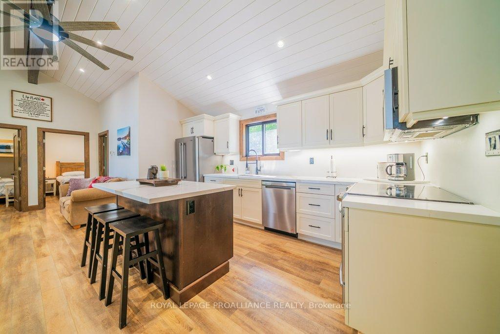 1202 Rocky Lane, Frontenac, Ontario  K0H 1K0 - Photo 9 - X12430969