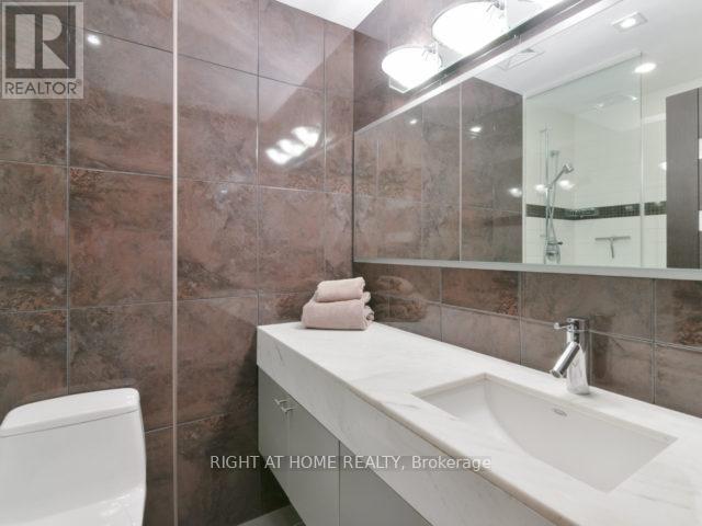 Lph02 - 21 Nelson Street, Toronto, Ontario  M5V 1T8 - Photo 21 - C12430972