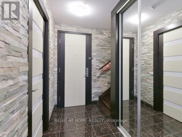 Lph02 - 21 Nelson Street, Toronto, Ontario  M5V 1T8 - Photo 4 - C12430972