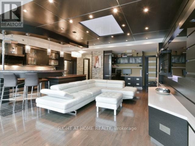 Lph02 - 21 Nelson Street, Toronto, Ontario  M5V 1T8 - Photo 6 - C12430972