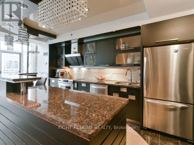 Lph02 - 21 Nelson Street, Toronto, Ontario  M5V 1T8 - Photo 9 - C12430972