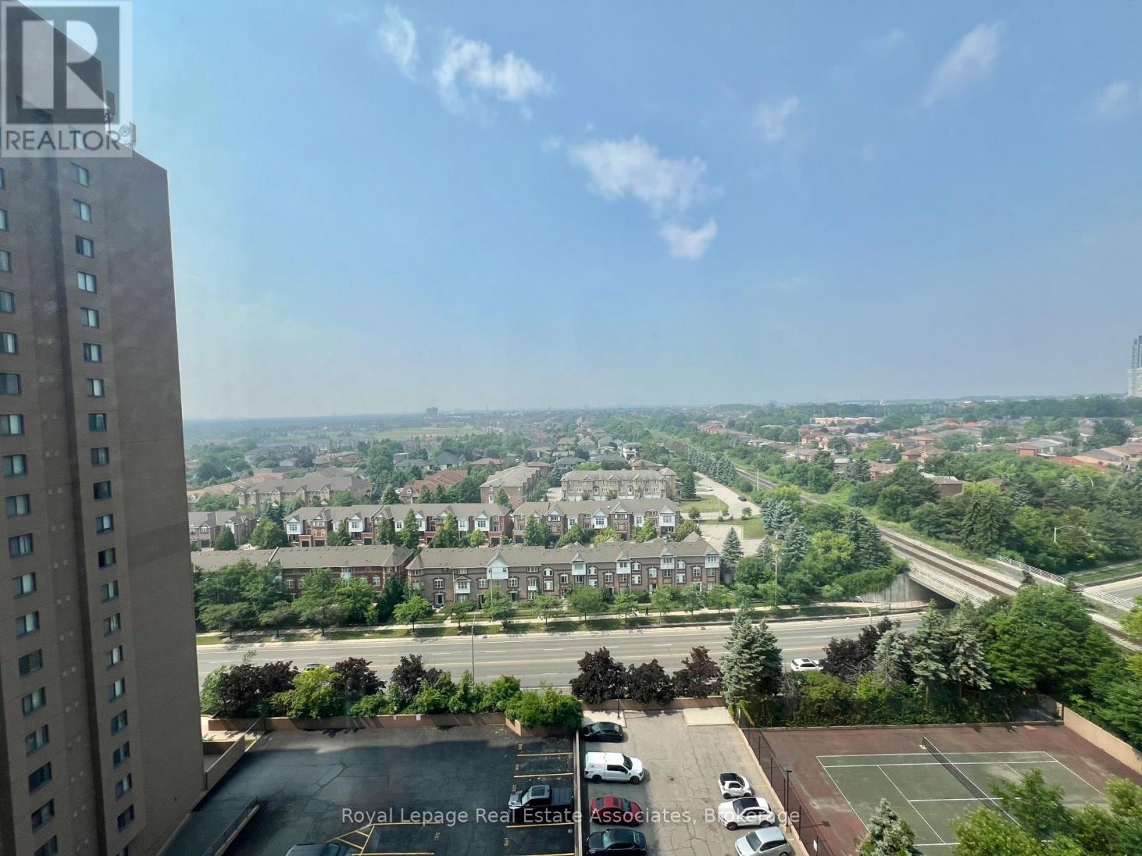 1507 - 135 Hillcrest Avenue, Mississauga, Ontario  L5B 4B1 - Photo 11 - W12430968