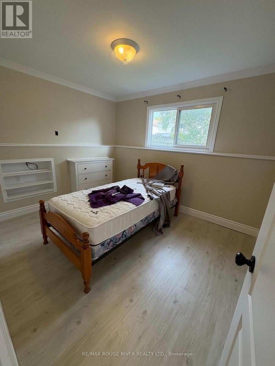 Lower - 40 Farncomb Crescent, Clarington, Ontario  L1C 4L8 - Photo 3 - E12427412