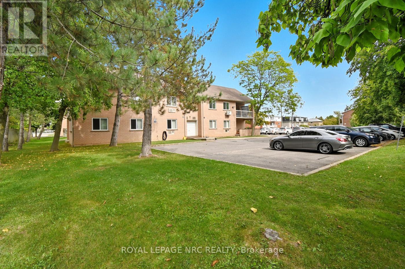 9 - 117 Willson Road, Welland (Prince Charles), Ontario  L3C 2T4 - Photo 3 - X12430981